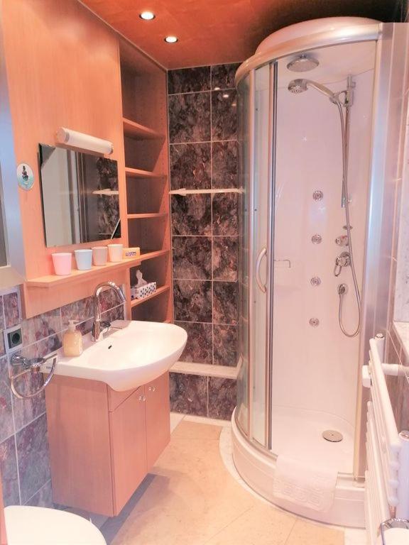 Top Ferienwohnung Mit Tiefgaragenstellplatz, Auch Fuer Laengere Aufenthalte Sasbachwalden Extérieur photo